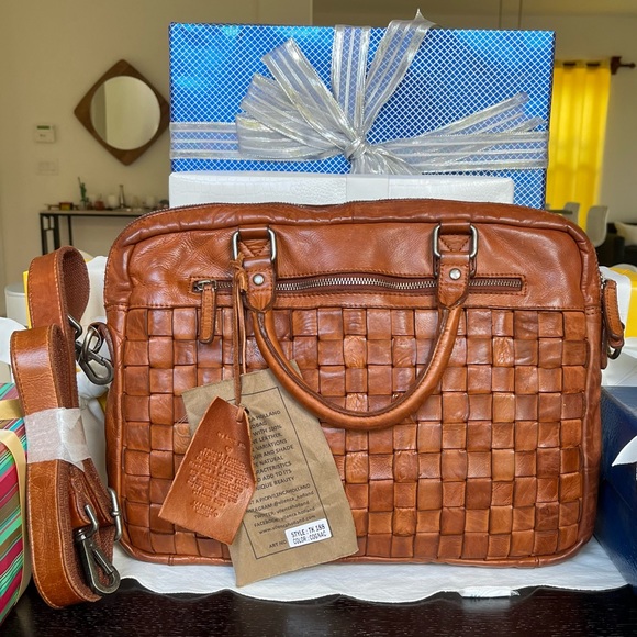 AUTHENTICATED🔥Vilenca Holland MYA Messenger Bag